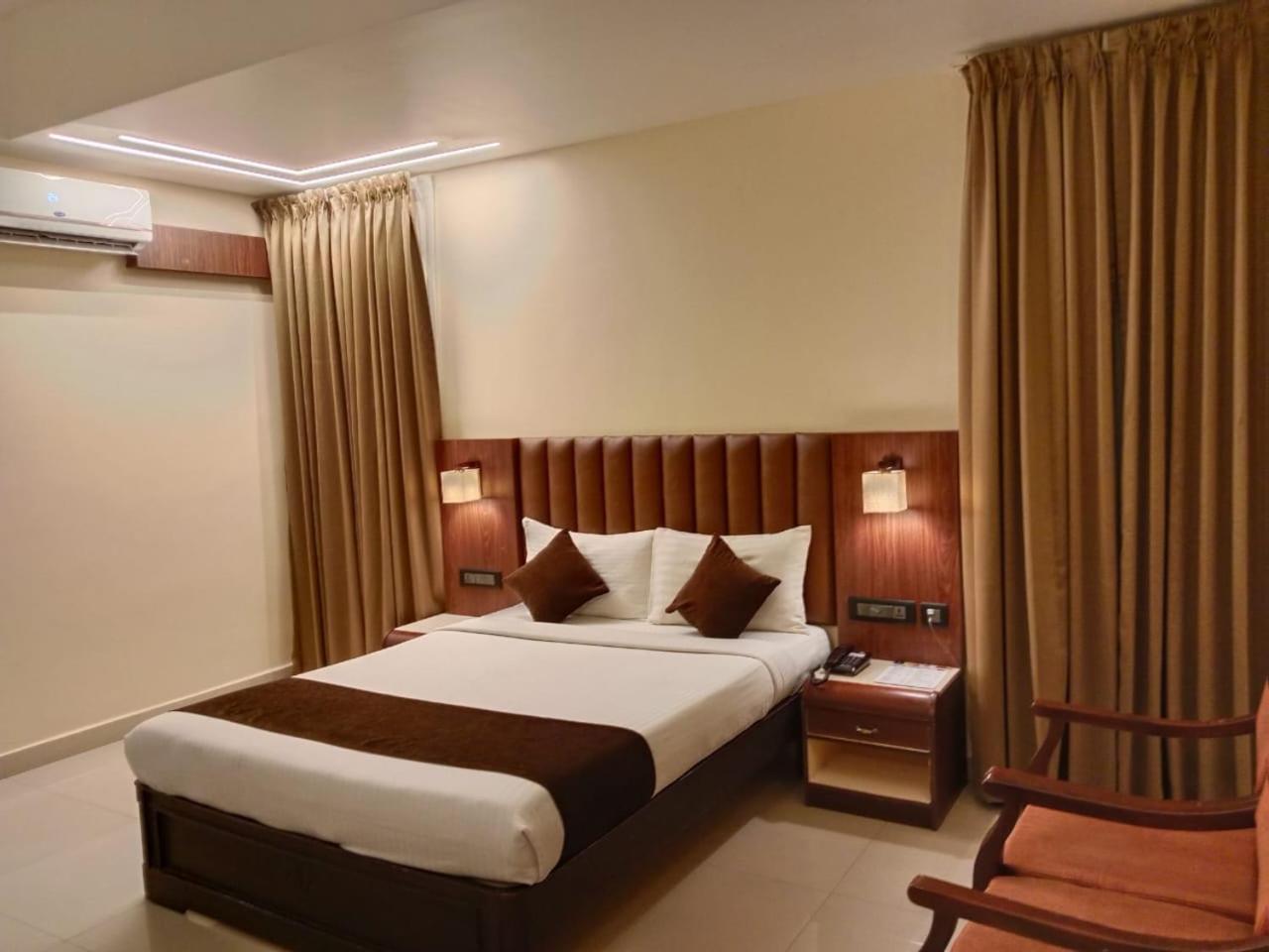 Hotel Arcadia Kottayam Ngoại thất bức ảnh